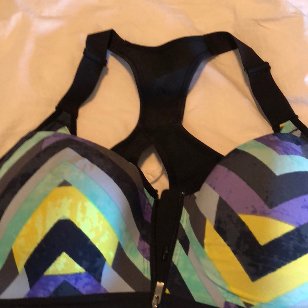 VSX sports bra